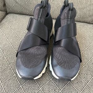 Women’s Sorel Black Sleek Sneakers